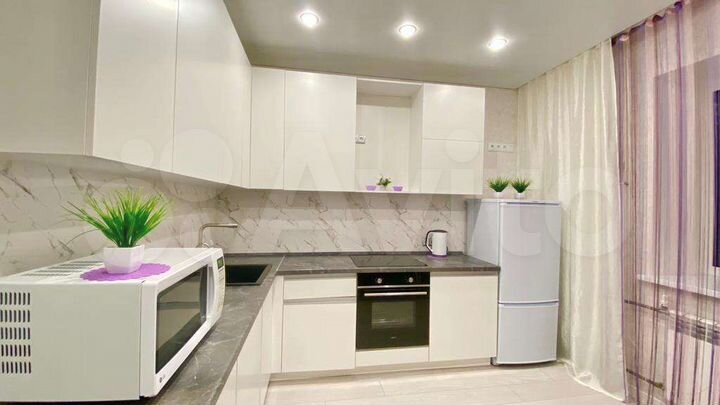 2-к. квартира, 72 м², 1/9 эт.