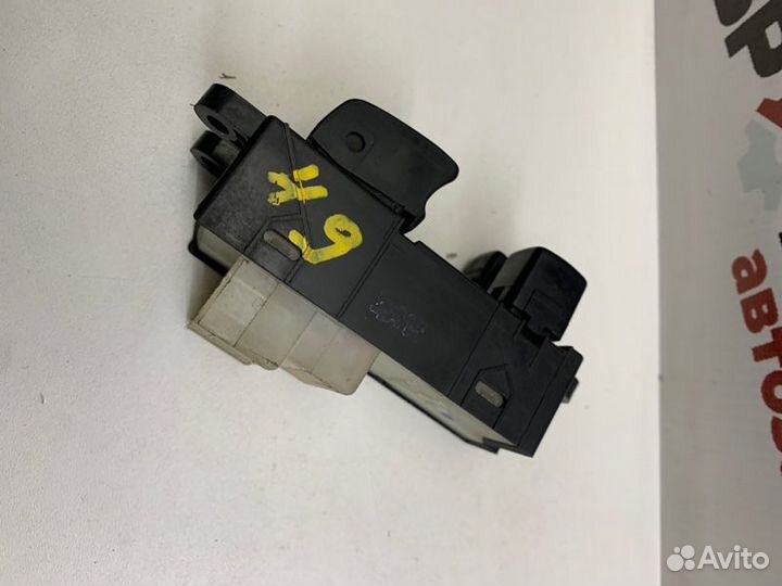 Блок управления стеклоподъемниками Nissan Almera