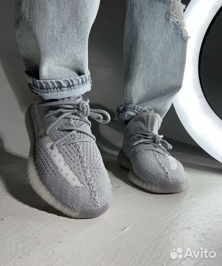 Кроссовки Adidas Yeezy Boost 350 v2