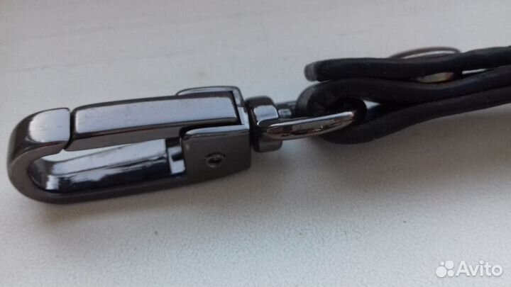 Ремешок кожаный с карабином