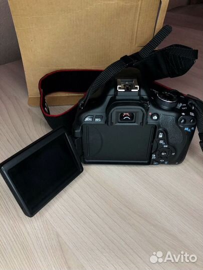 Зеркальный фотоаппарат Canon EOS 600D Kit EF-S 18