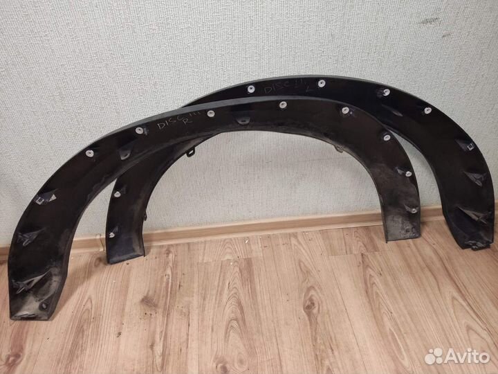 Молдинги передних крыльев Дискавери 3