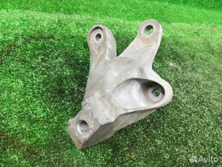 Кронштейн кпп Mazda 3 BK GM517M125TD