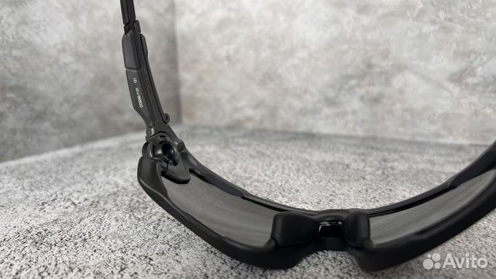 Солнцезащитные очки Oakley Jawbreaker Carbon