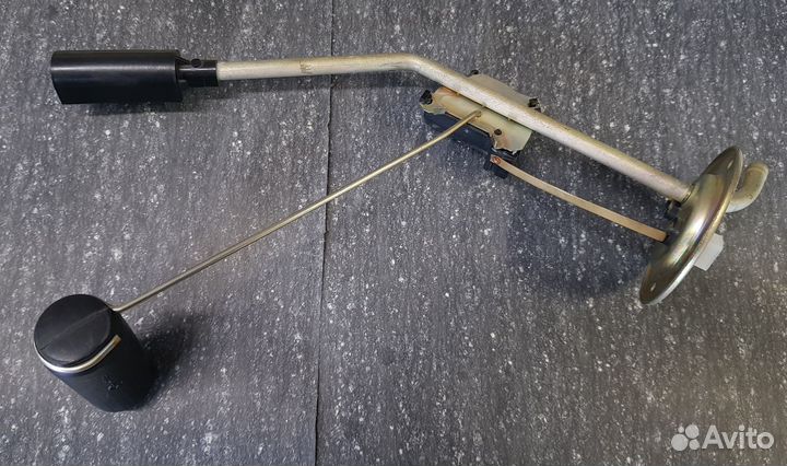 Датчик уровня топлива 2104 2102 новый