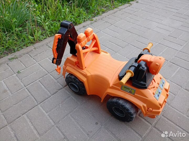 Машинка толокар