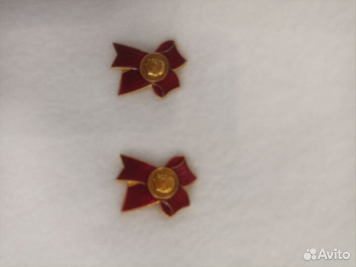 Значки и часы,галстук винтаж