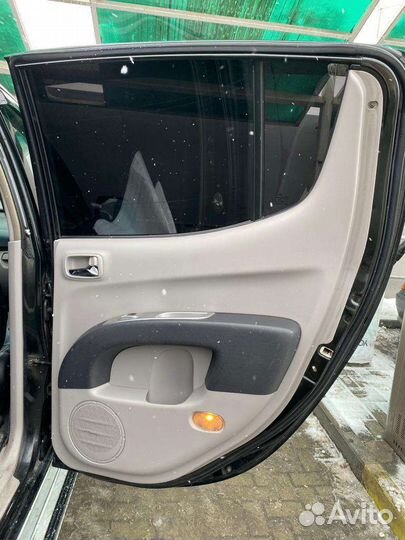 Mitsubishi l200 4 стекло двери