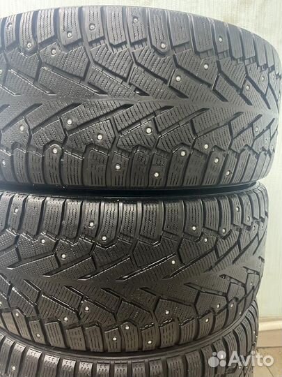 Pirelli Ice Zero 275/45 R20 и 305/40 R20