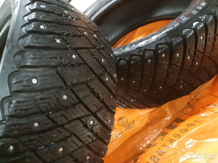 Goodyear Ultragrip Ice Arctic 215/55 R16