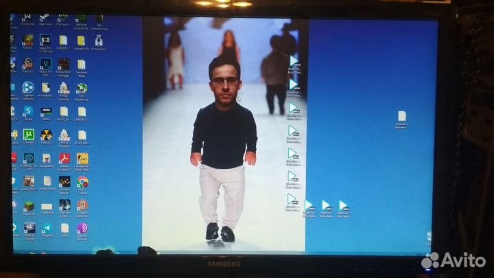 Битый Монитор Samsung S24D300HL