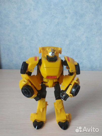 Автобот Бамблби из коллекции 