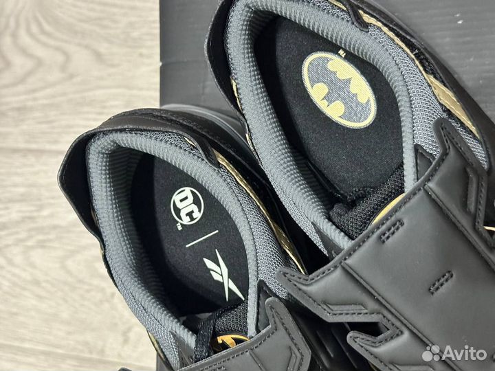 Кроссовки Reebok x DC Comics LX2200 Batman HQ4584