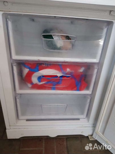 Холодильник бу indesit