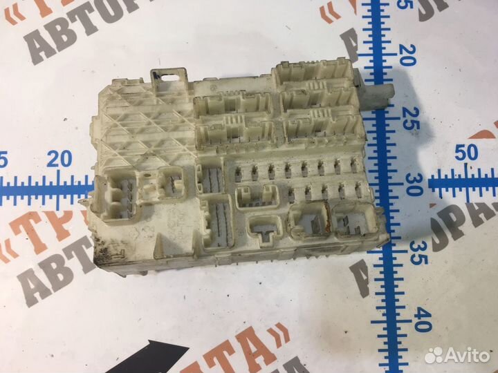 Тойота Хайлюкс Блок предохранителей