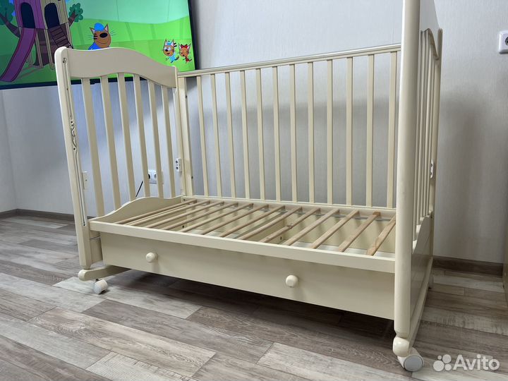 Детская кроватка