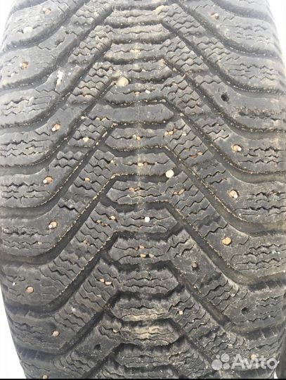 Goodyear UltraGrip 500 215/55 R16