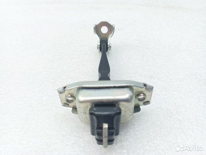 Ограничитель двери задний левый Mitsubishi Asx 3