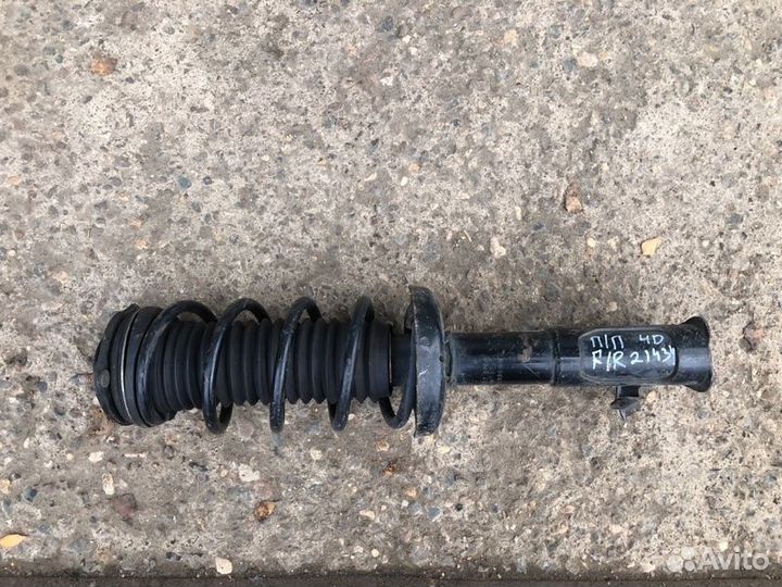 Стойка амортизатора передняя правая Honda Civic 8