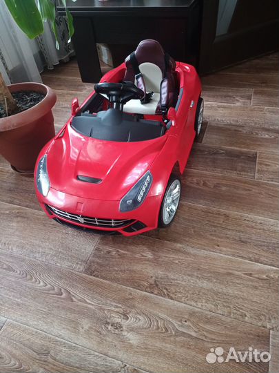 Детский электромобиль ferrari