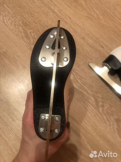 Коньки фигурные