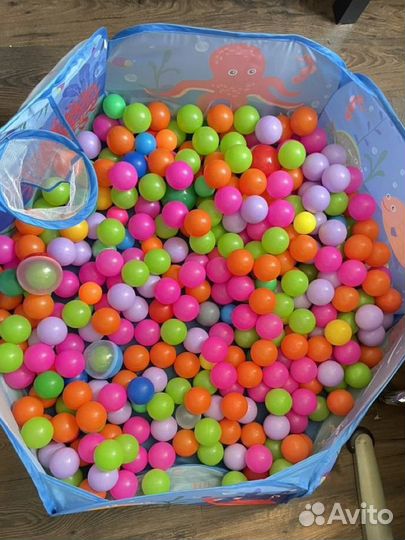 Сухой бассейн с шариками