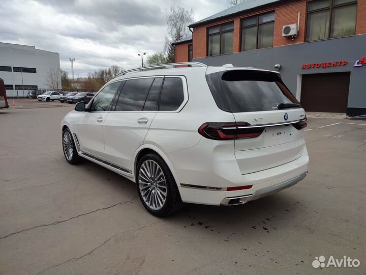 BMW X7 3.0 AT, 2023, 490 км
