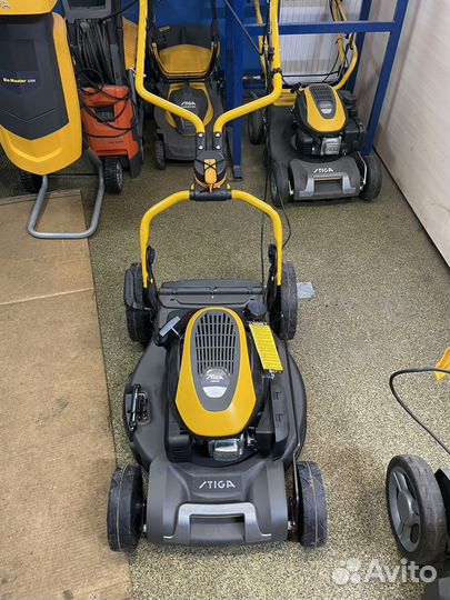 Газонокосилка бензиновая