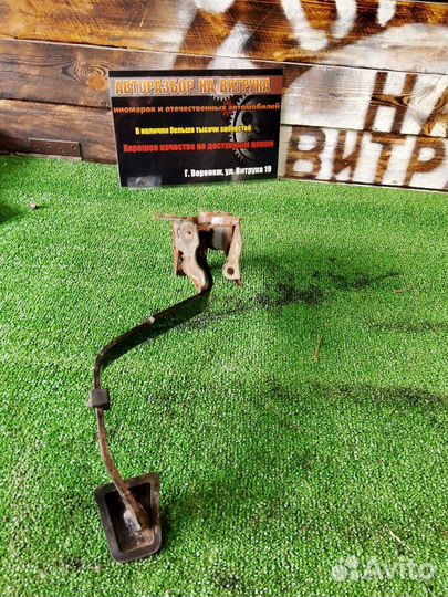 Педаль сцепления Mitsubishi Lancer 9 4G18 2004