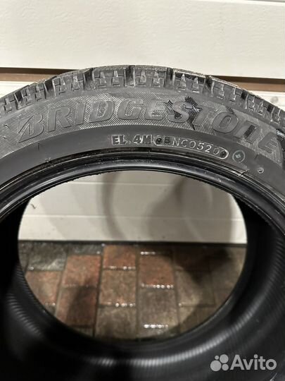 Bridgestone Blizzak VRX 215/50 R17