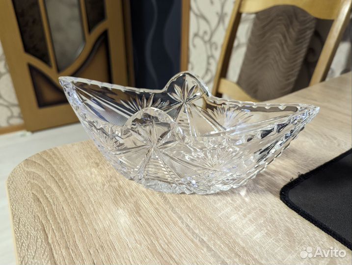 Хрустальная конфетница, лодочка