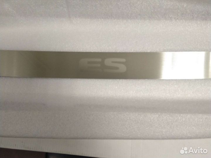 Lexus ES Накладка заднего бампера нержавеющая стал