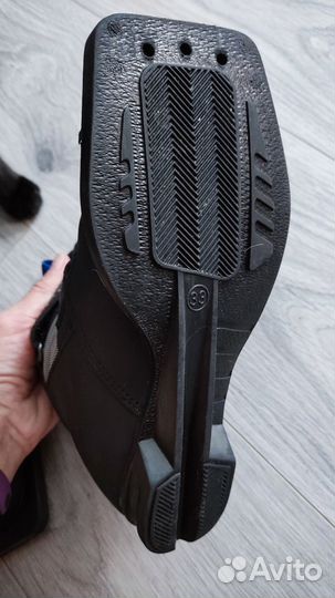 Лыжи с палками и ботинками для первоклассника