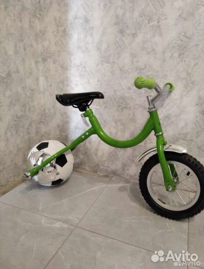 Беговел велобол