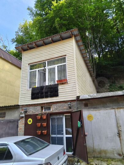 Гараж, > 30 м²