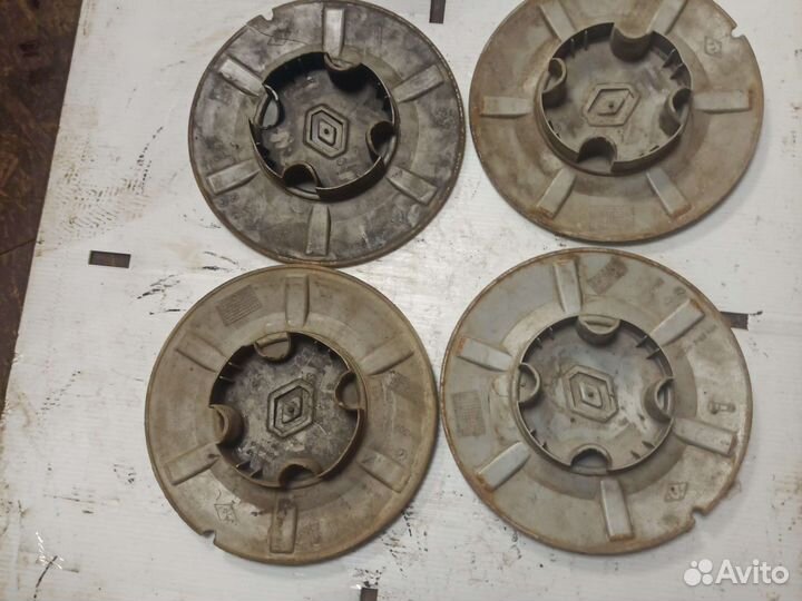 Колпаки на renault logan1