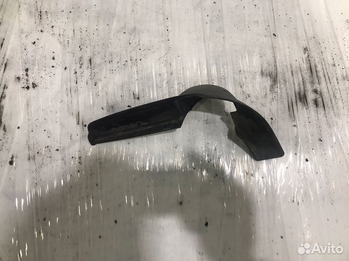 81637320073 Крышка кронштейна зеркала левая