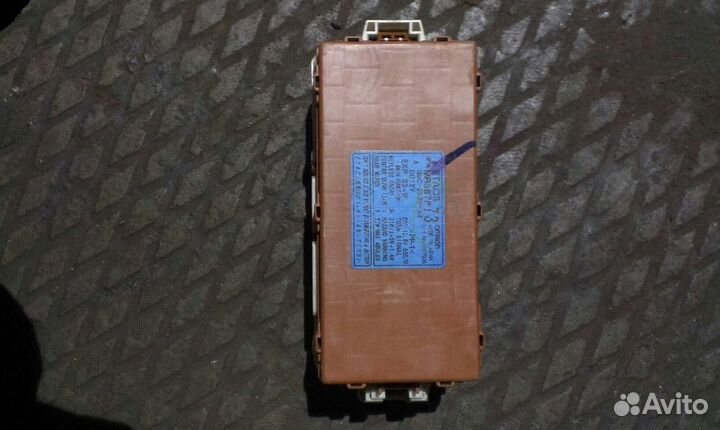 Блок предохранителей Митсубиси Лансер 9