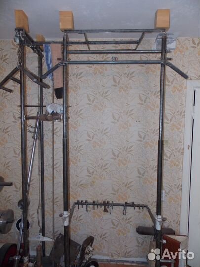 Силовая стойка под штангу, с верхней тягой