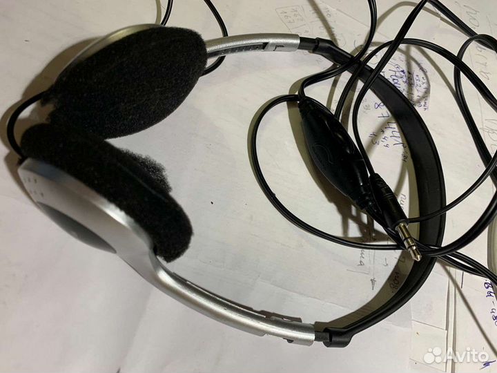 Наушники Sven с регулятором громкости