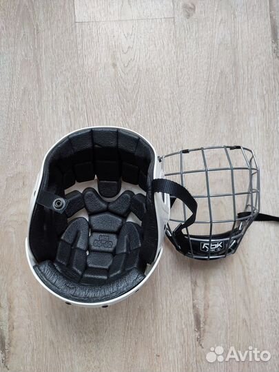 Шлем хоккейный, лезвия для хоккея с мячом