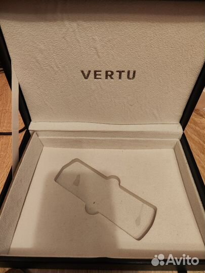 Vertu Signature M Design Rose Gold Pink Sapphires