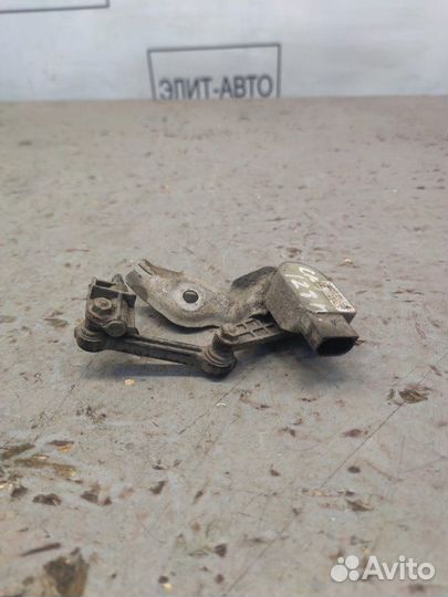 Датчик положения кузова передний Porsche Cayenne