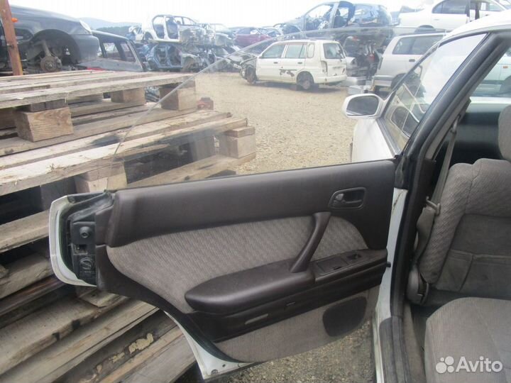 Дверь задняя левая Toyota Crown