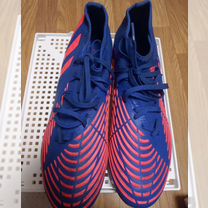 Футбольные бутсы adidas predator