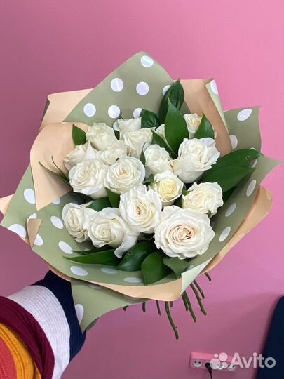 Букет из 17 белых роз