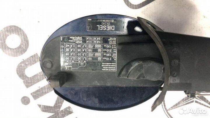 Лючок бензобака Mercedes-Benz Cls-Класс C219