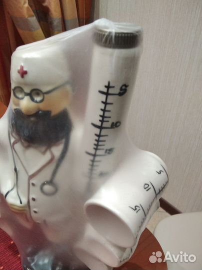 Штоф со стопками доктор 