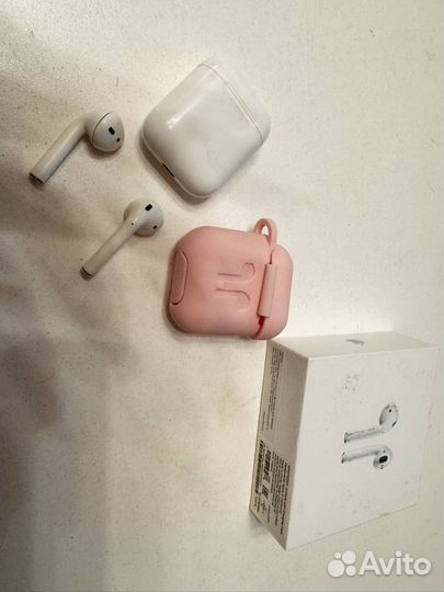 Беспроводные наушники apple airpods