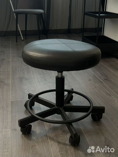 Стул га колесах